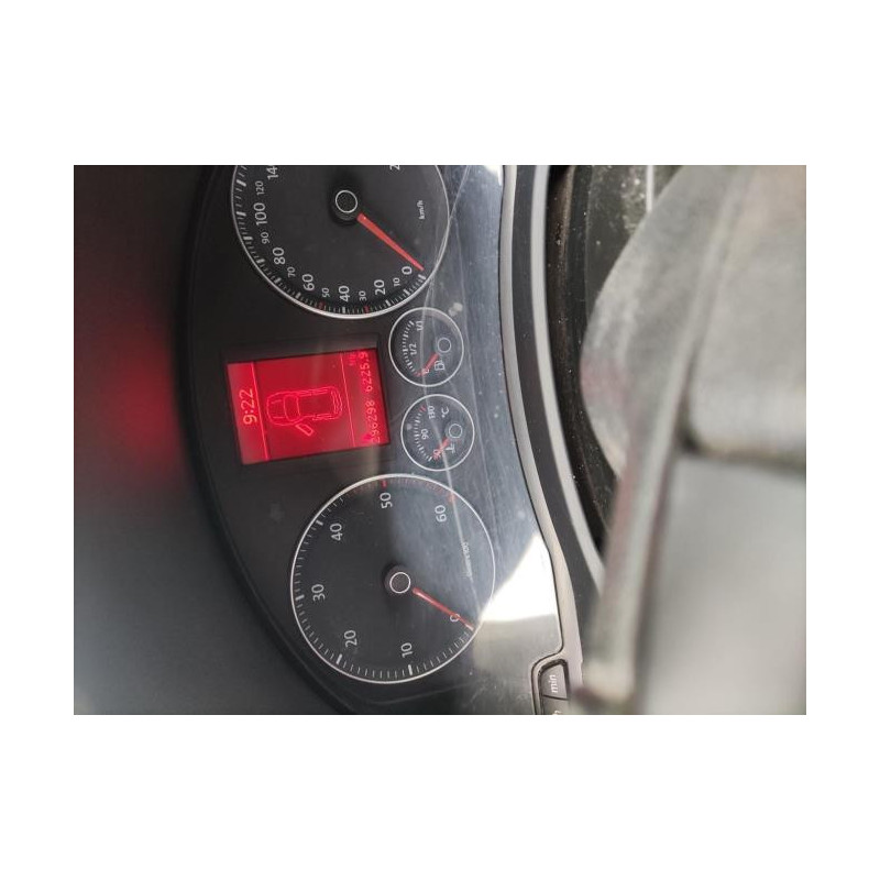 Porte fusible VOLKSWAGEN GOLF 5 d’occasion