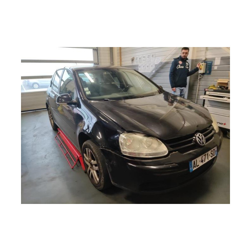 Porte fusible VOLKSWAGEN GOLF 5 d’occasion