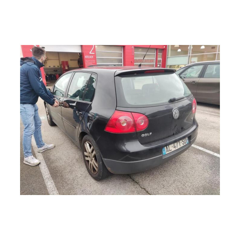 Porte fusible VOLKSWAGEN GOLF 5 d’occasion