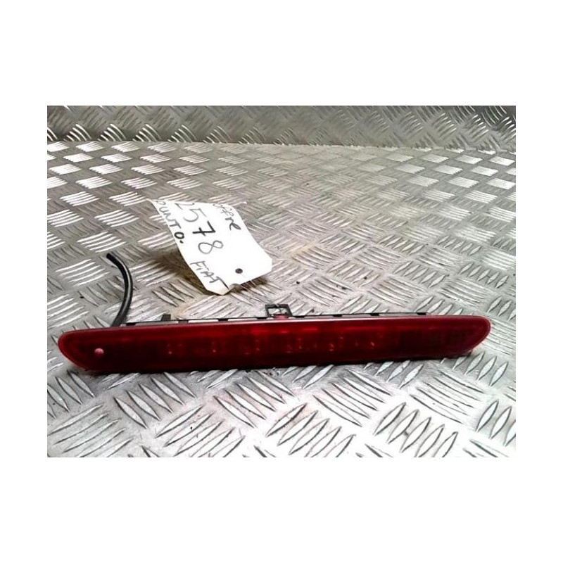 Feu arriere stop central FIAT GRANDE PUNTO d’occasion