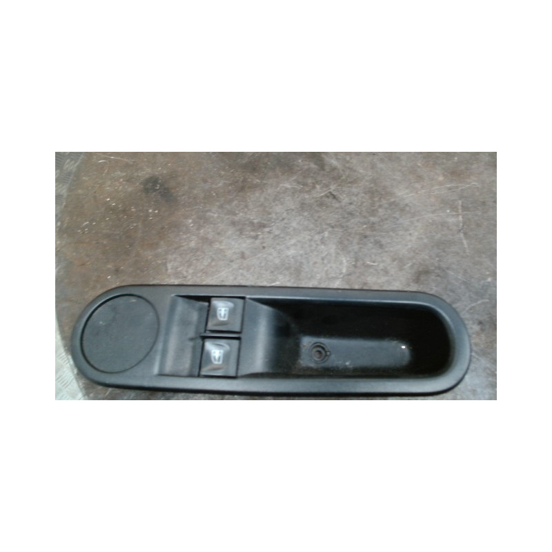 Interrupteur de leve vitre avant gauche RENAULT TWINGO 3 PHASE 1 d’occasion