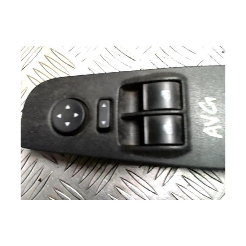 Interrupteur de leve vitre avant gauche FIAT GRANDE PUNTO d’occasion