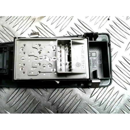 Interrupteur de leve vitre avant gauche FIAT GRANDE PUNTO d’occasion