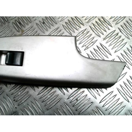 Interrupteur de leve vitre avant droit TOYOTA URBAN CRUISER d’occasion