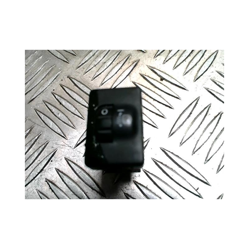 Commande de reglage hauteur de phare TOYOTA URBAN CRUISER d’occasion