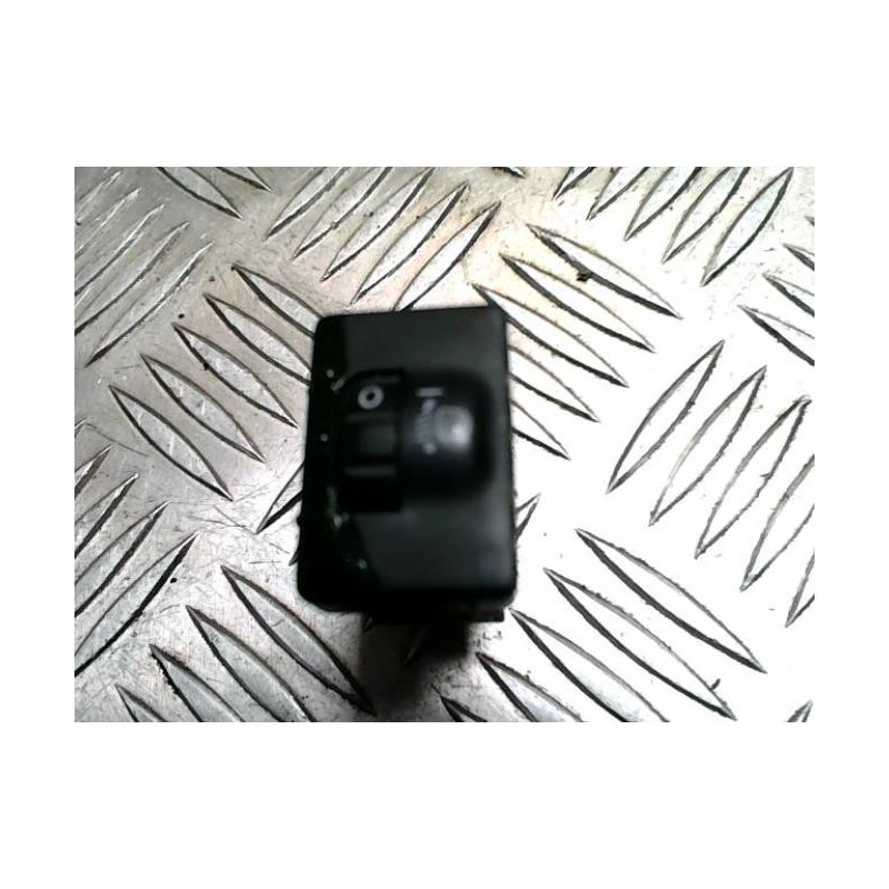 Commande de reglage hauteur de phare TOYOTA URBAN CRUISER d’occasion
