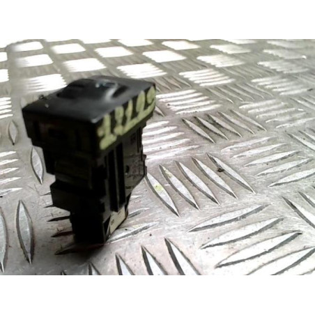 Commande de reglage hauteur de phare TOYOTA URBAN CRUISER d’occasion