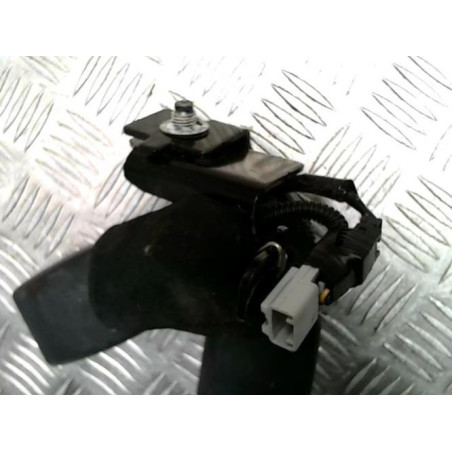 Attache ceinture arriere gauche TOYOTA URBAN CRUISER d’occasion