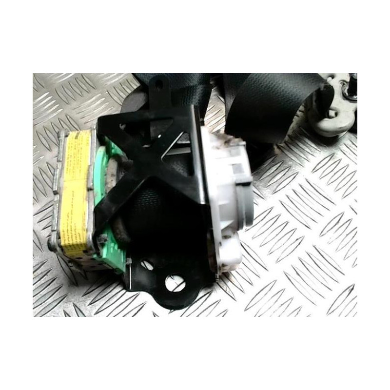 Ceinture avant gauche TOYOTA URBAN CRUISER d’occasion