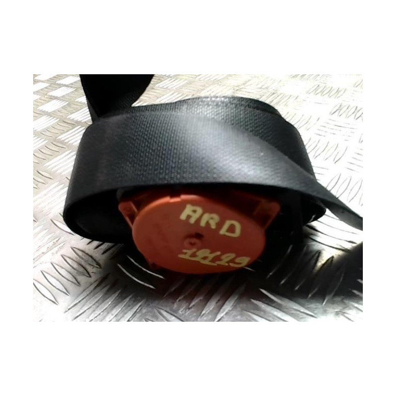 Ceinture arriere droit TOYOTA URBAN CRUISER d’occasion