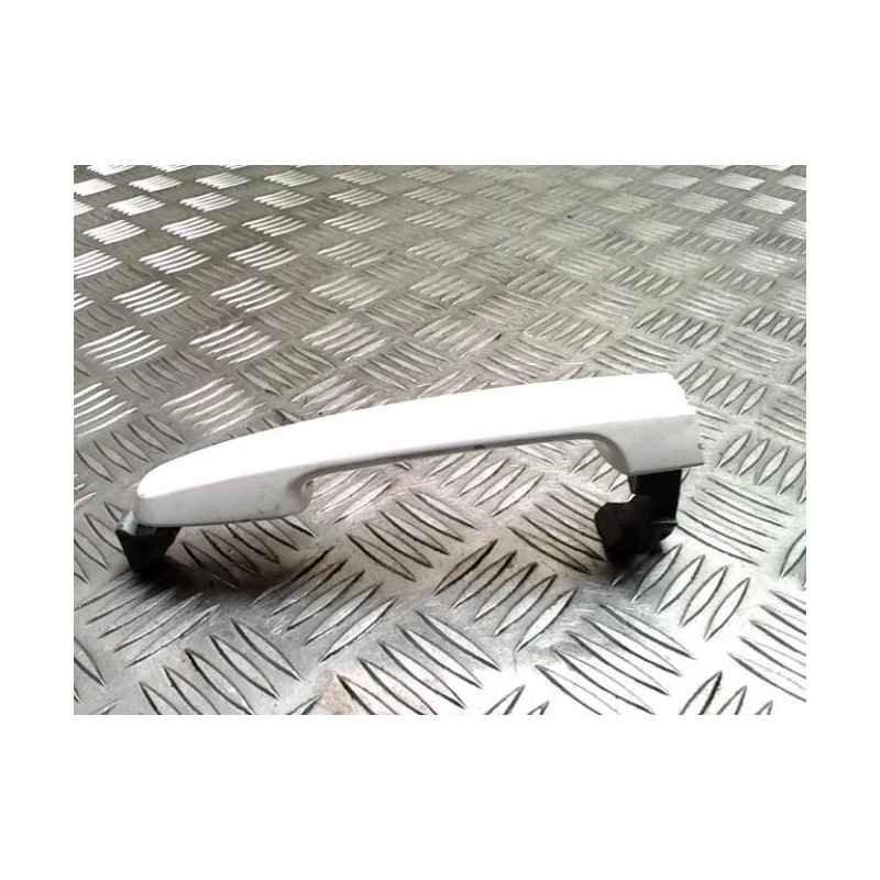 Poignee porte arriere droit TOYOTA URBAN CRUISER d’occasion