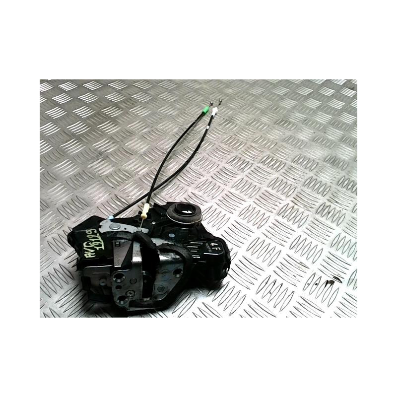 Serrure avant droit TOYOTA URBAN CRUISER d’occasion