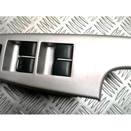 Interrupteur de leve vitre avant gauche TOYOTA URBAN CRUISER d’occasion