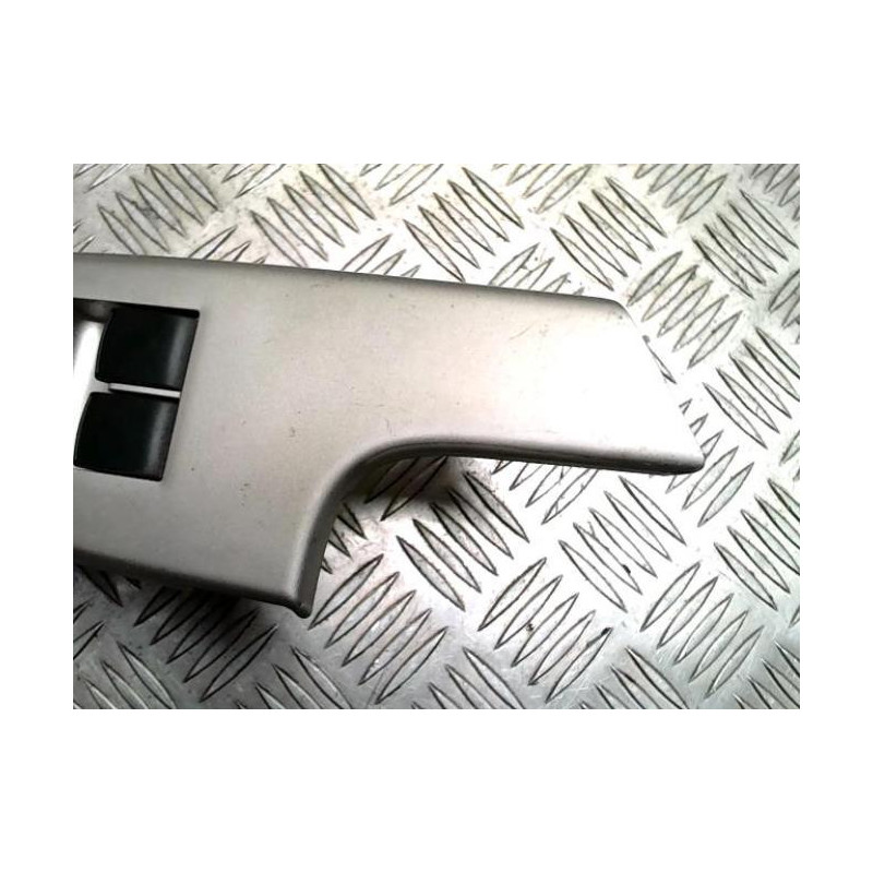 Interrupteur de leve vitre avant gauche TOYOTA URBAN CRUISER d’occasion