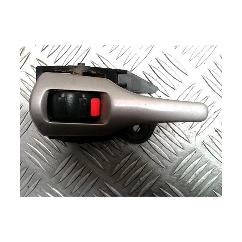 Poignee interieur avant gauche TOYOTA URBAN CRUISER d’occasion