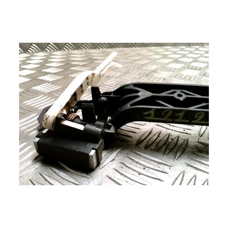 Support poignee porte arriere droite TOYOTA URBAN CRUISER d’occasion
