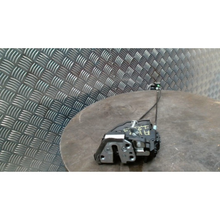 Serrure arriere droit TOYOTA URBAN CRUISER d’occasion