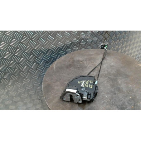Serrure arriere droit TOYOTA URBAN CRUISER d’occasion