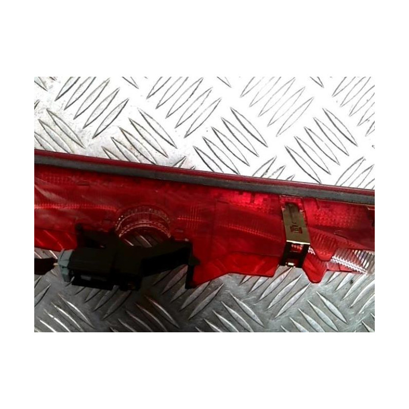 Feu arriere stop central RENAULT CLIO 3 PHASE 1 d’occasion