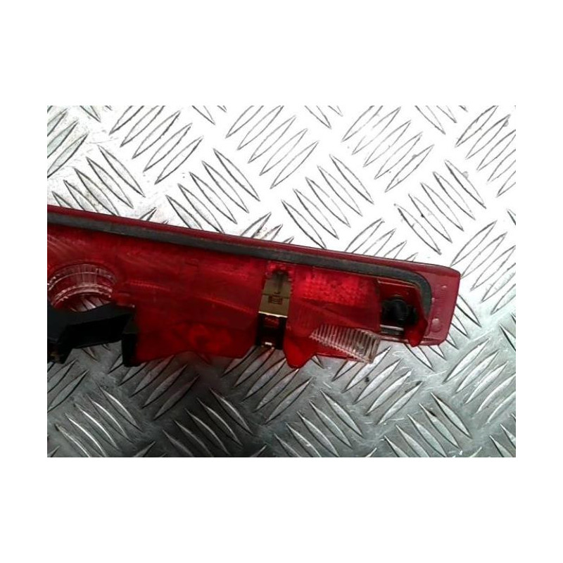 Feu arriere stop central RENAULT CLIO 3 PHASE 1 d’occasion