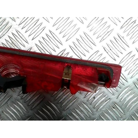 Feu arriere stop central RENAULT CLIO 3 PHASE 1 d’occasion