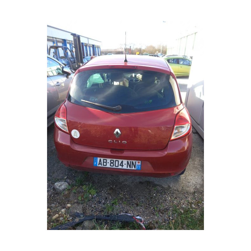 Feu arriere stop central RENAULT CLIO 3 PHASE 1 d’occasion