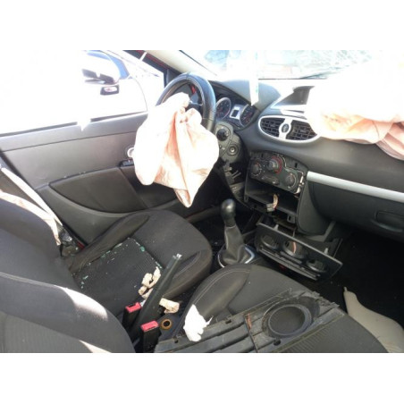 Feu arriere stop central RENAULT CLIO 3 PHASE 1 d’occasion