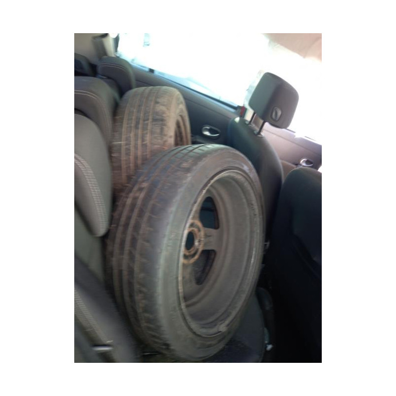 Feu arriere stop central RENAULT CLIO 3 PHASE 1 d’occasion