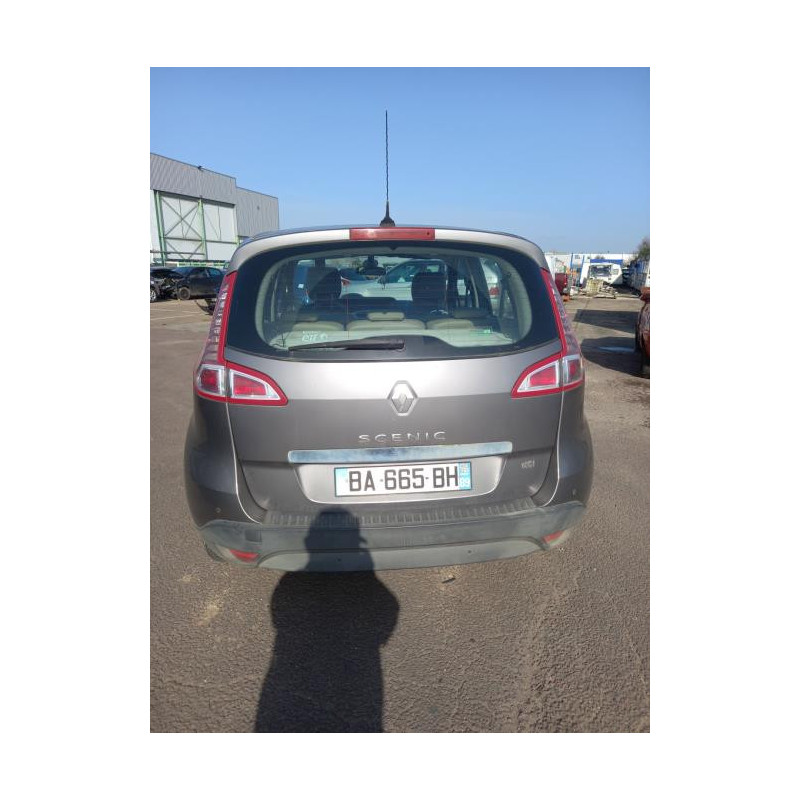 Feu arriere secondaire droit (feux) RENAULT SCENIC 3 PHASE 1 d’occasion