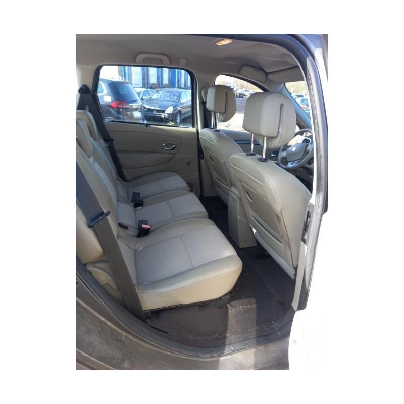 Feu arriere secondaire droit (feux) RENAULT SCENIC 3 PHASE 1 d’occasion