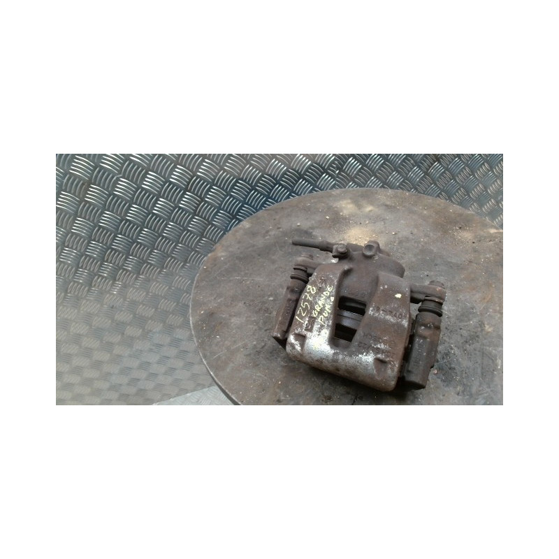 Etrier avant droit (freinage) FIAT GRANDE PUNTO d’occasion