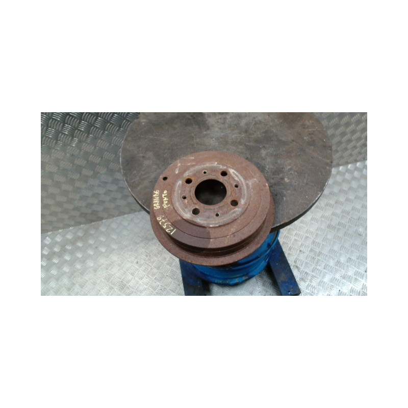 Tambour arriere droit FIAT GRANDE PUNTO d’occasion