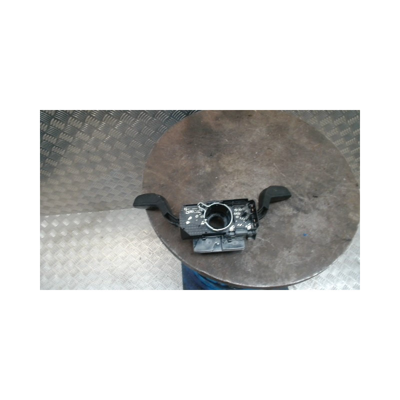 Com (Bloc Contacteur Tournant+Commodo Essuie Glace+Commodo Phare) SEAT IBIZA 4 PHASE 1 d’occasion