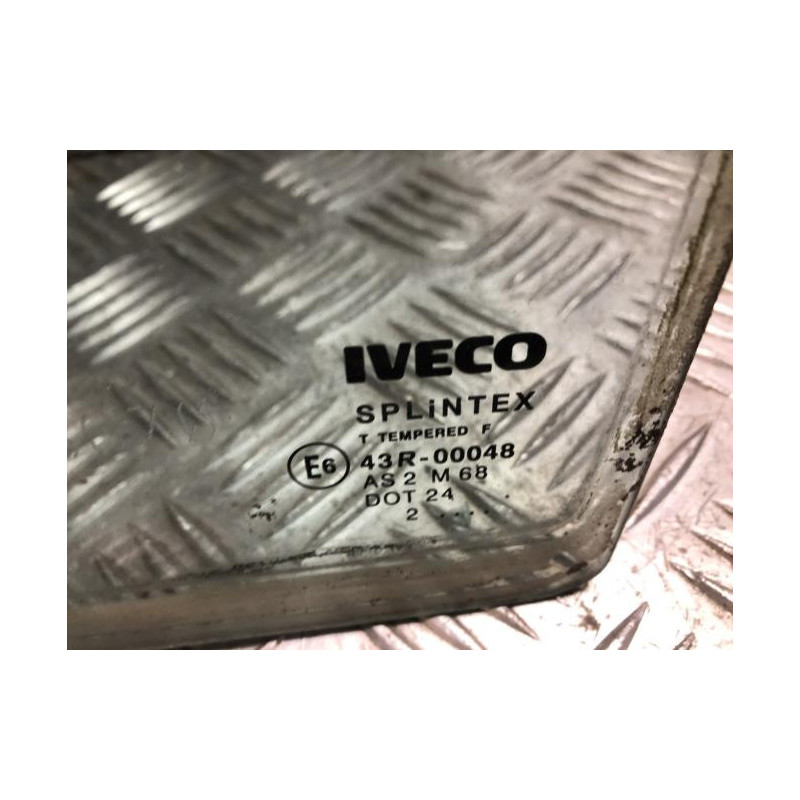 Custode avant gauche IVECO  d’occasion