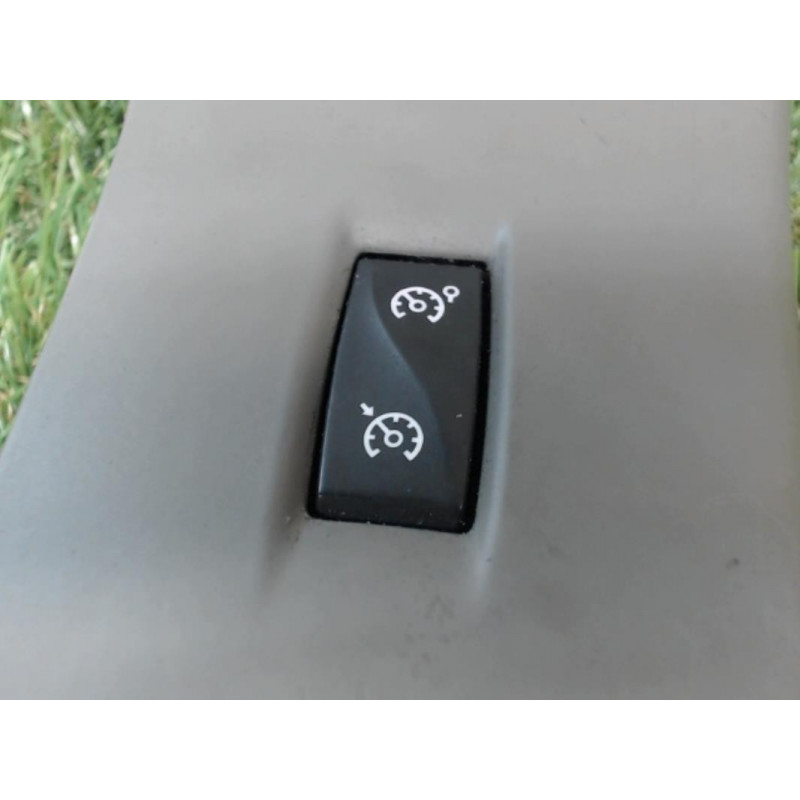 Console central (interieur plastique) RENAULT MEGANE III PHASE 1 d’occasion