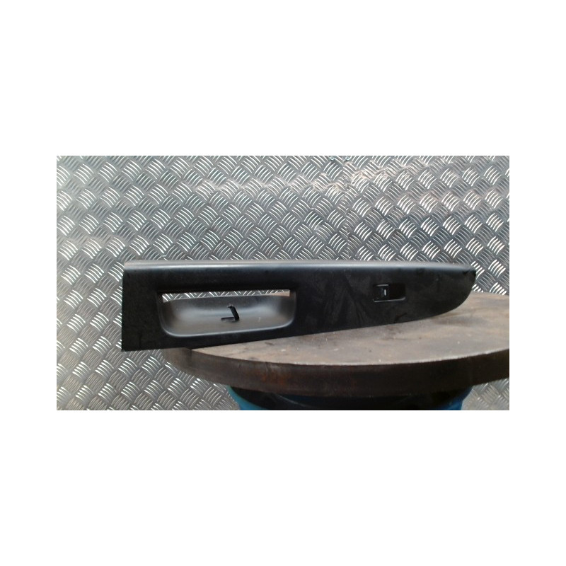 Interrupteur de leve vitre avant droit KIA VENGA PHASE 1 d’occasion