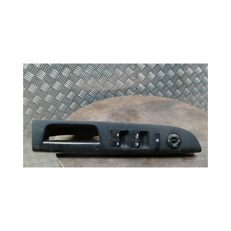 Interrupteur de leve vitre avant gauche KIA VENGA PHASE 1 d’occasion
