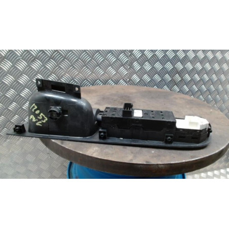 Interrupteur de leve vitre avant gauche KIA VENGA PHASE 1 d’occasion