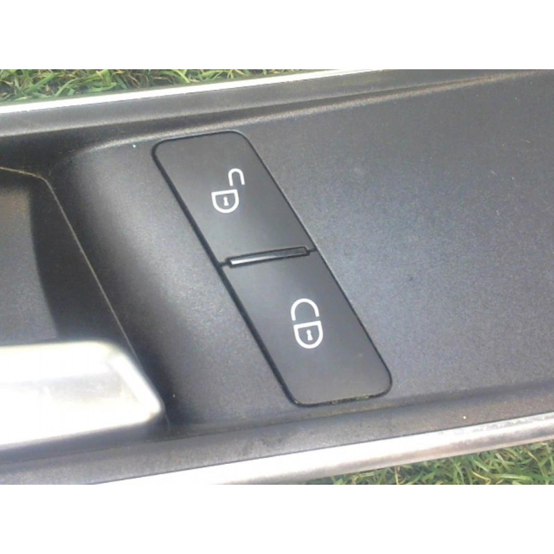 Poignee interieur avant gauche MERCEDES CLASSE GLA (X156) d’occasion