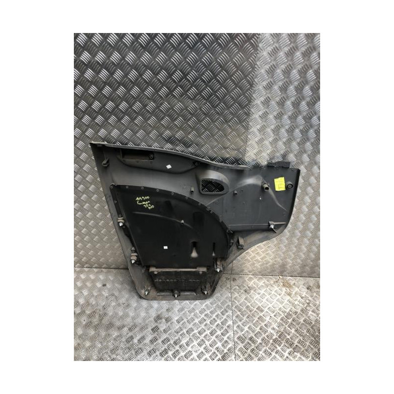 Panneau de porte avant droit IVECO  d’occasion