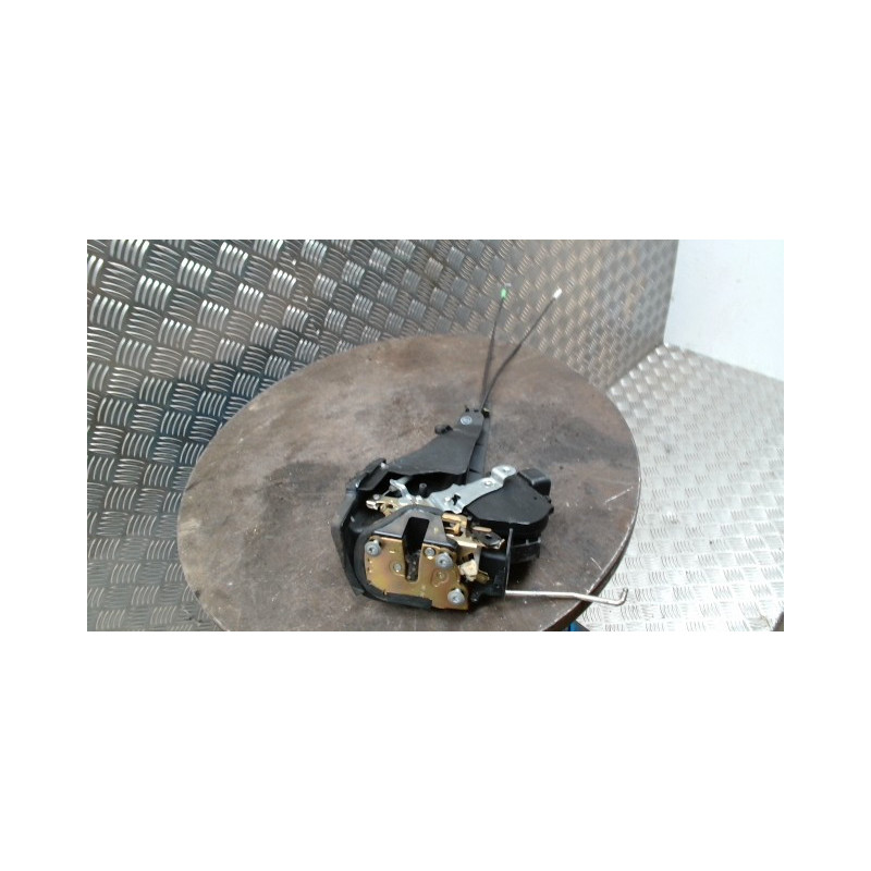 Serrure arriere gauche TOYOTA RAV4 2 PHASE 2 d’occasion