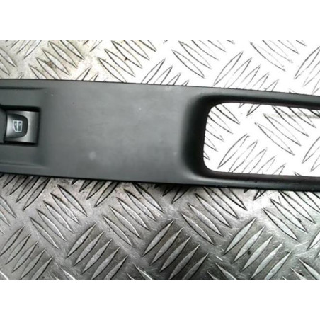Interrupteur de leve vitre avant droit RENAULT CAPTUR 1 PHASE 2 d’occasion