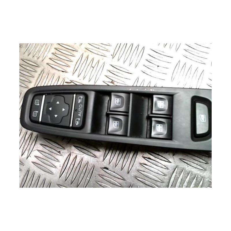 Interrupteur de leve vitre avant gauche RENAULT CAPTUR 1 PHASE 2 d’occasion
