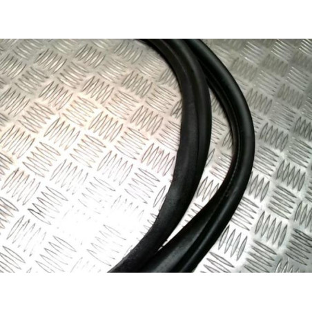 Joint de porte arriere gauche FIAT GRANDE PUNTO d’occasion