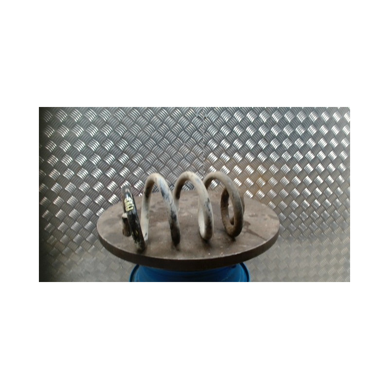Ressort de suspension arriere gauche RENAULT MASTER 2 PHASE 2 d’occasion