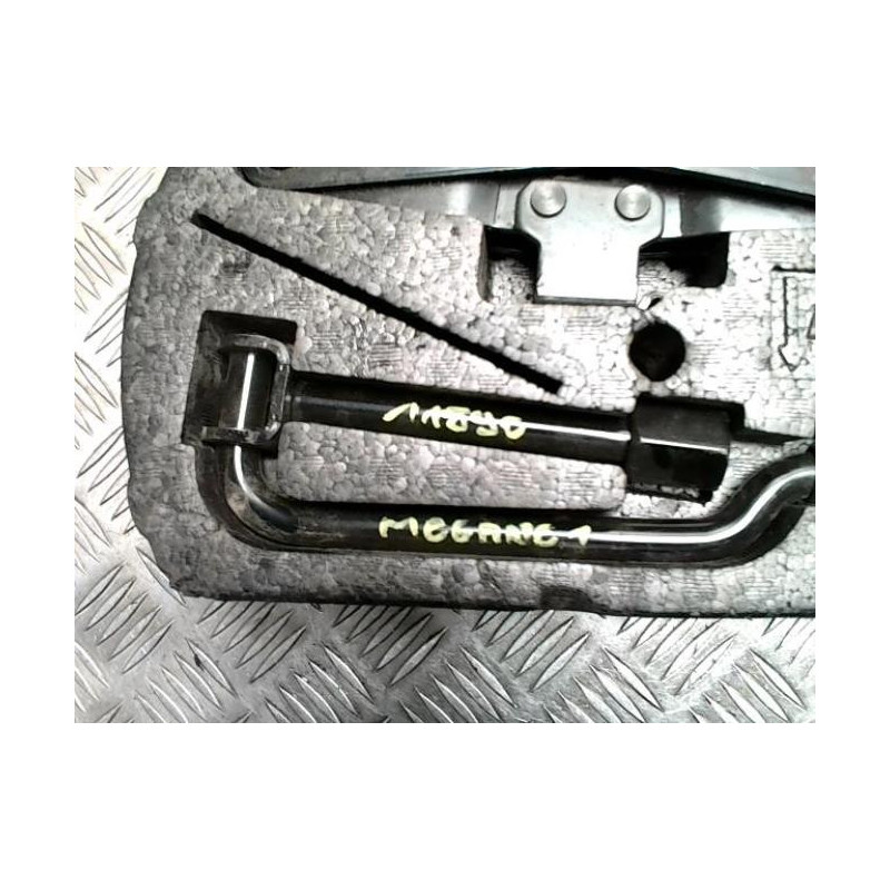 Cric (Ensemble depannage) RENAULT MEGANE 1 PHASE 1 d’occasion
