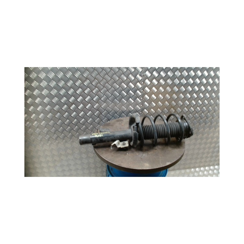 Amortisseur avant gauche FORD FOCUS 2 PHASE 1 d’occasion