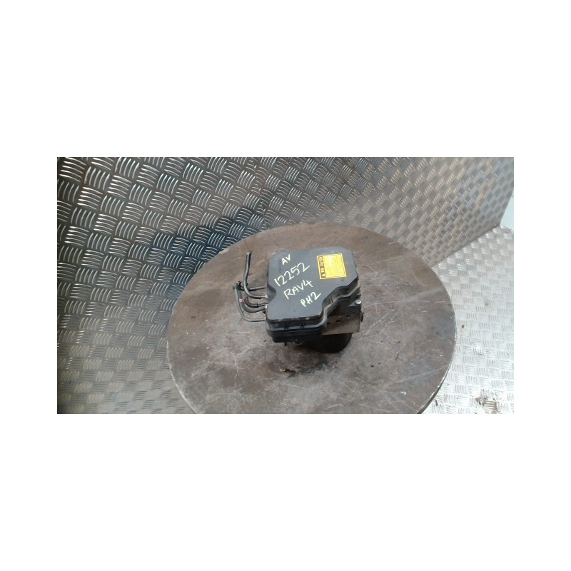 Bloc ABS (freins anti-blocage) TOYOTA RAV4 2 PHASE 2 d’occasion