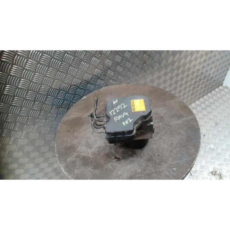 Bloc ABS (freins anti-blocage) TOYOTA RAV4 2 PHASE 2 d’occasion