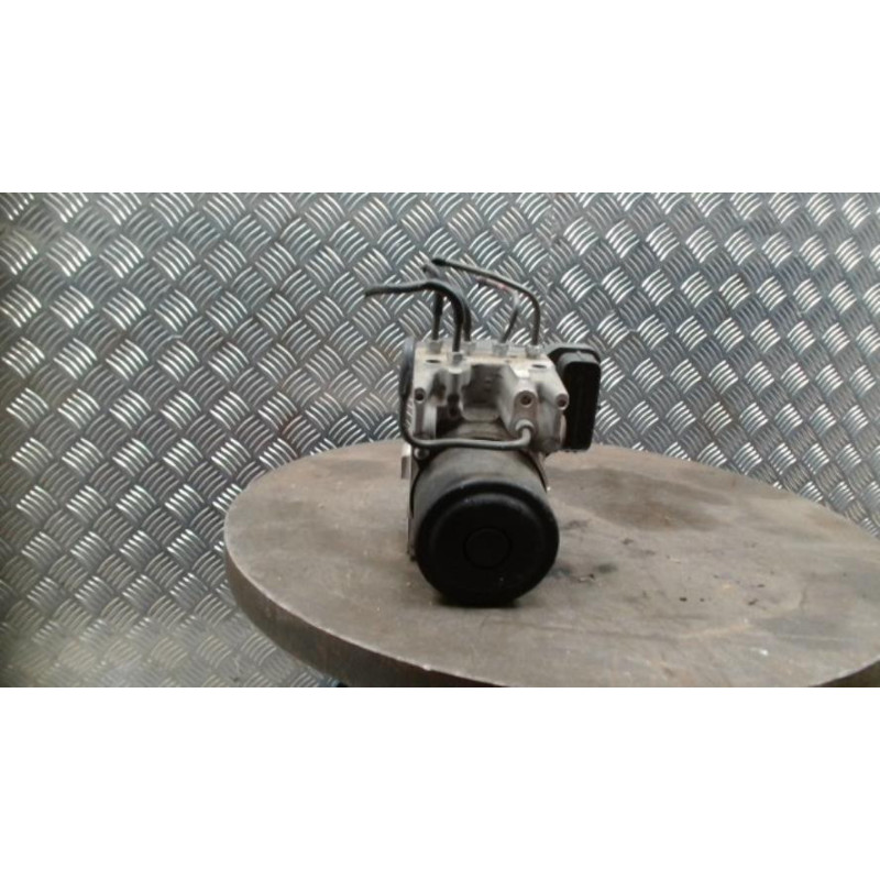 Bloc ABS (freins anti-blocage) TOYOTA RAV4 2 PHASE 2 d’occasion